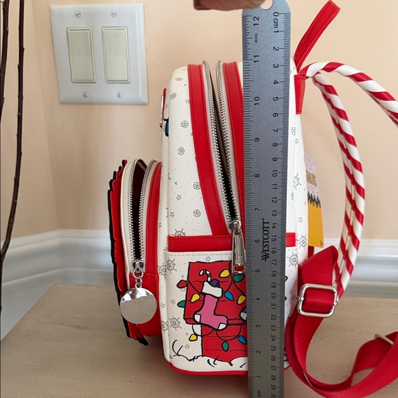 Peanuts Snoopy Plush with Green and Yellow - Picture 12 of 13